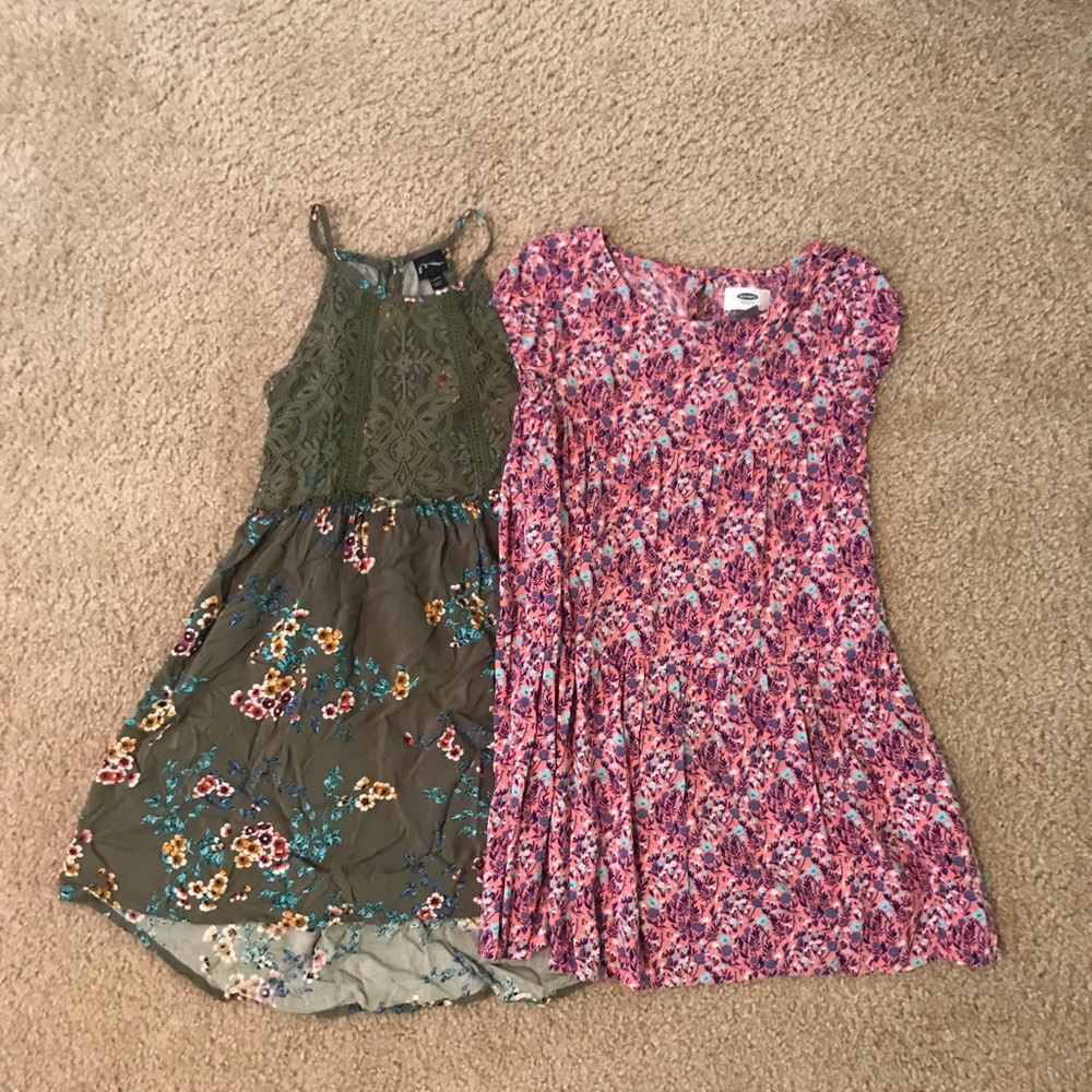 Set of two girls dresses. Size small